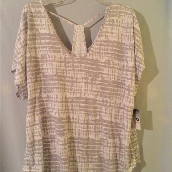 Xersion Top - Picture 2 of 4